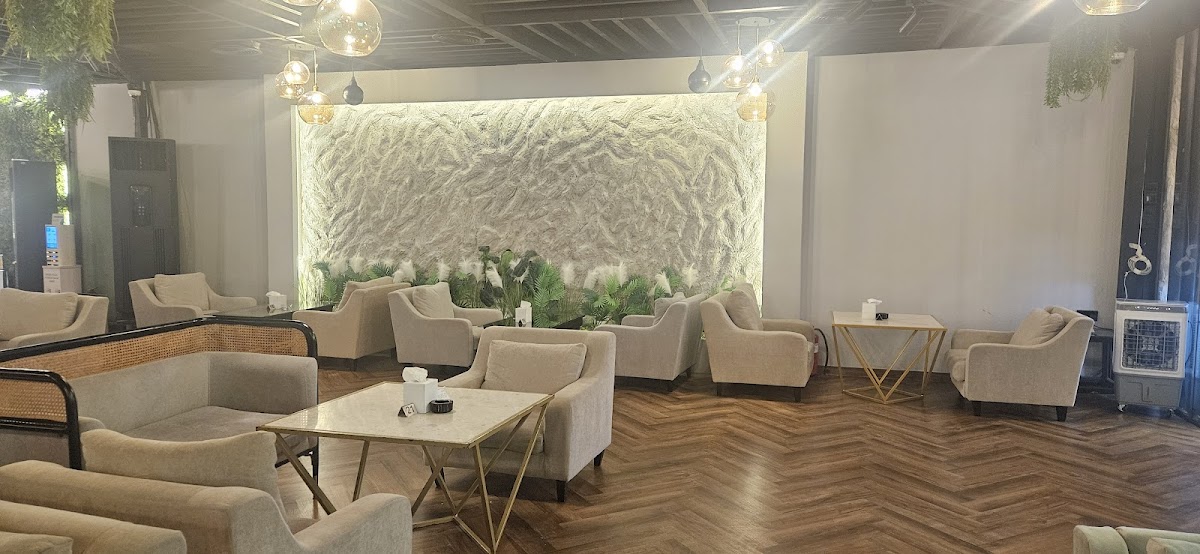 Loca Mocha Restaurant and Cafe