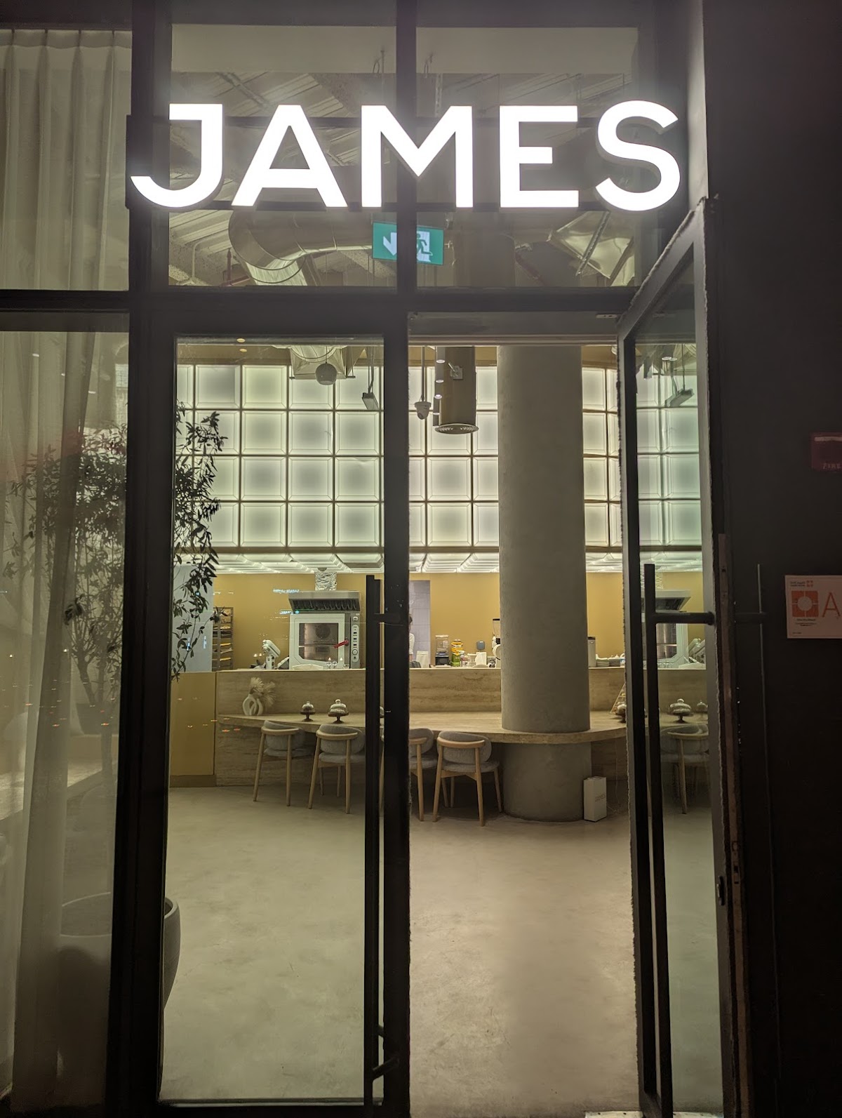 James Cafe